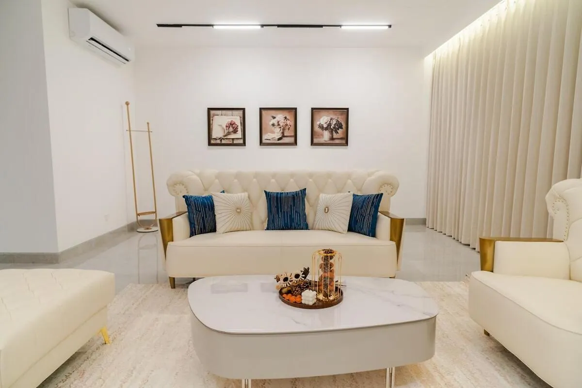 Villa Georgetown Italian-Style Jacuzzi Ktv 5Br 18Pax G 0*, George Town